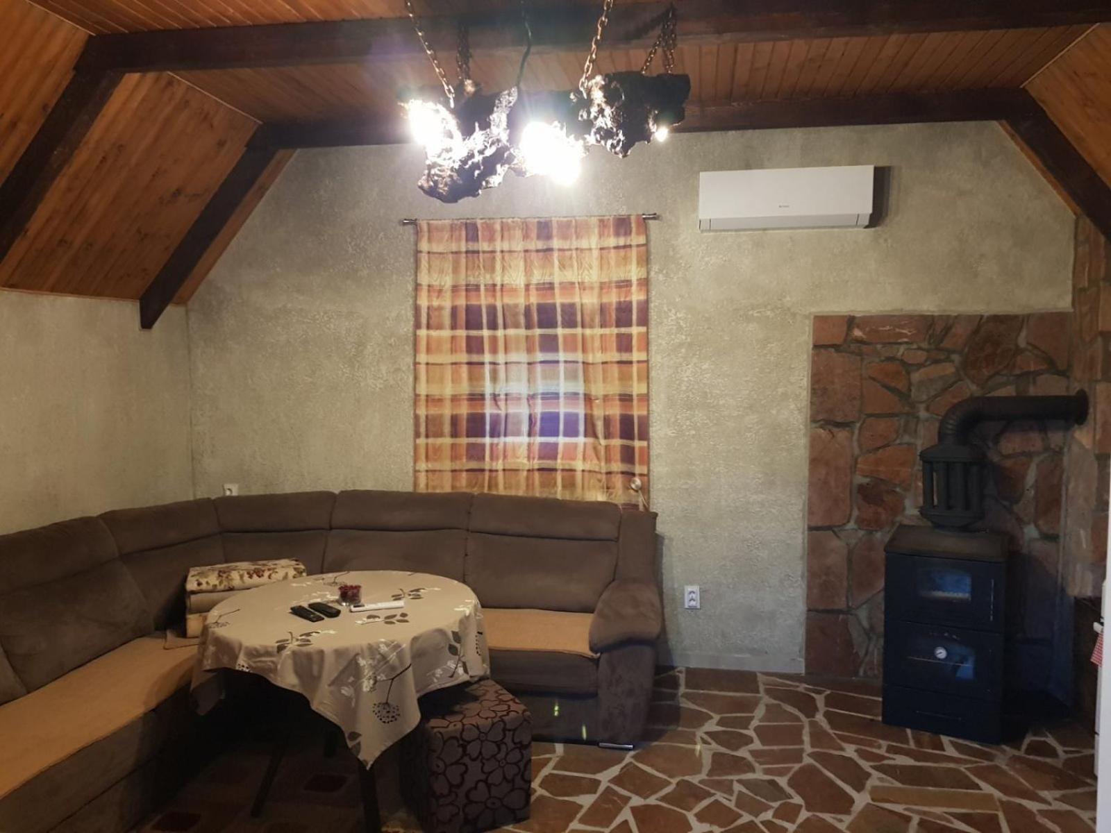 Detached House Milivoje Hotel Poscenje Kültér fotó